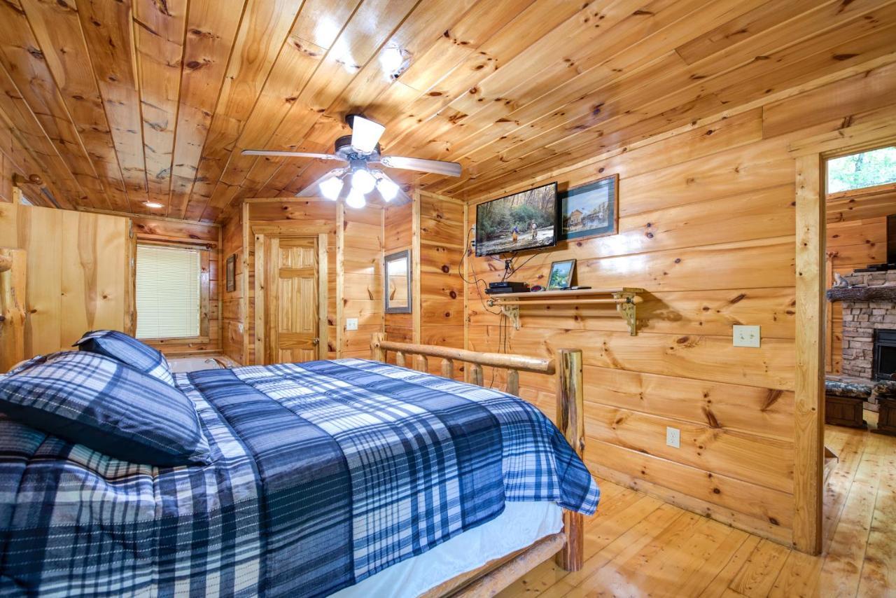 Cabin Of Dreams, 3 Bedroom Water View, Wifi, Hot Tub, Pool Table, Sleep 8 セバービル エクステリア 写真