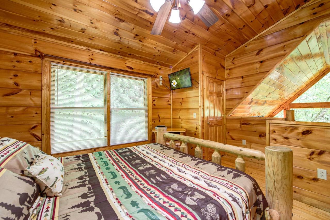 Cabin Of Dreams, 3 Bedroom Water View, Wifi, Hot Tub, Pool Table, Sleep 8 セバービル エクステリア 写真