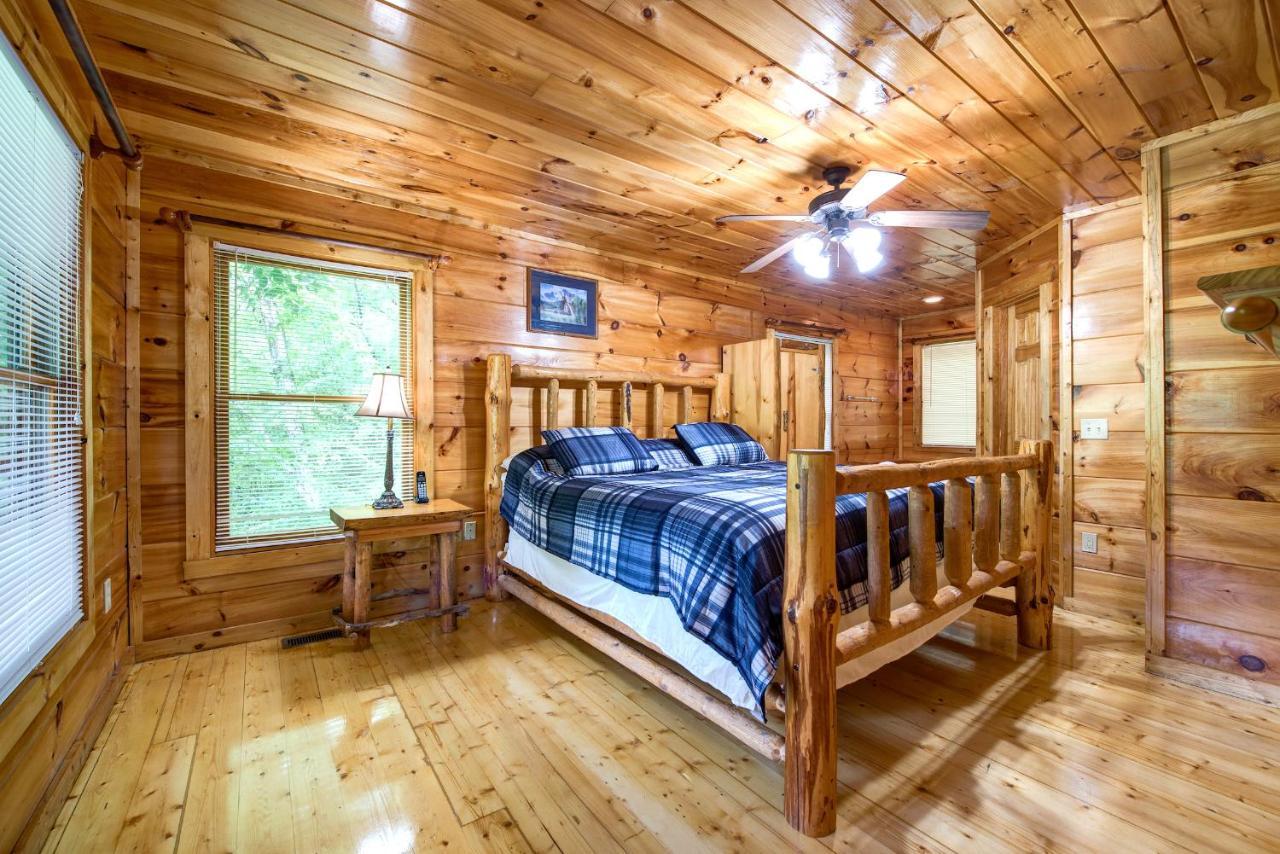Cabin Of Dreams, 3 Bedroom Water View, Wifi, Hot Tub, Pool Table, Sleep 8 セバービル エクステリア 写真